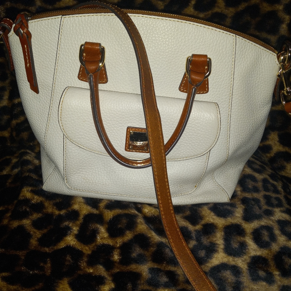 DOONEY & BOURKE PURSE - Picture 1 of 4